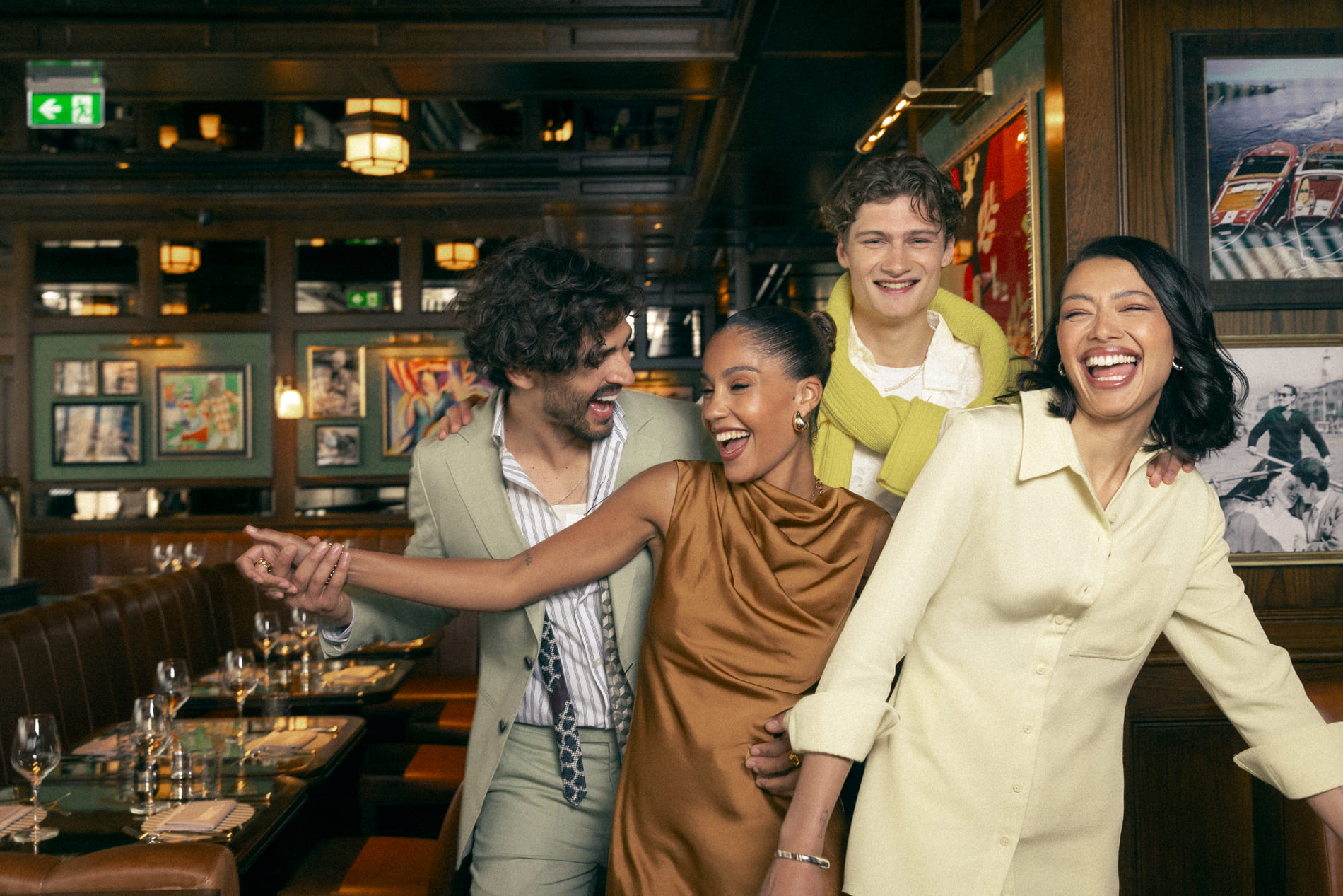 guests enjoying new years eve at Harry's