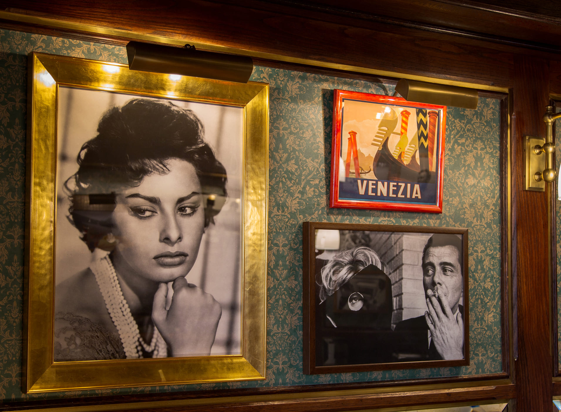wall decorations at harry's dolce vita