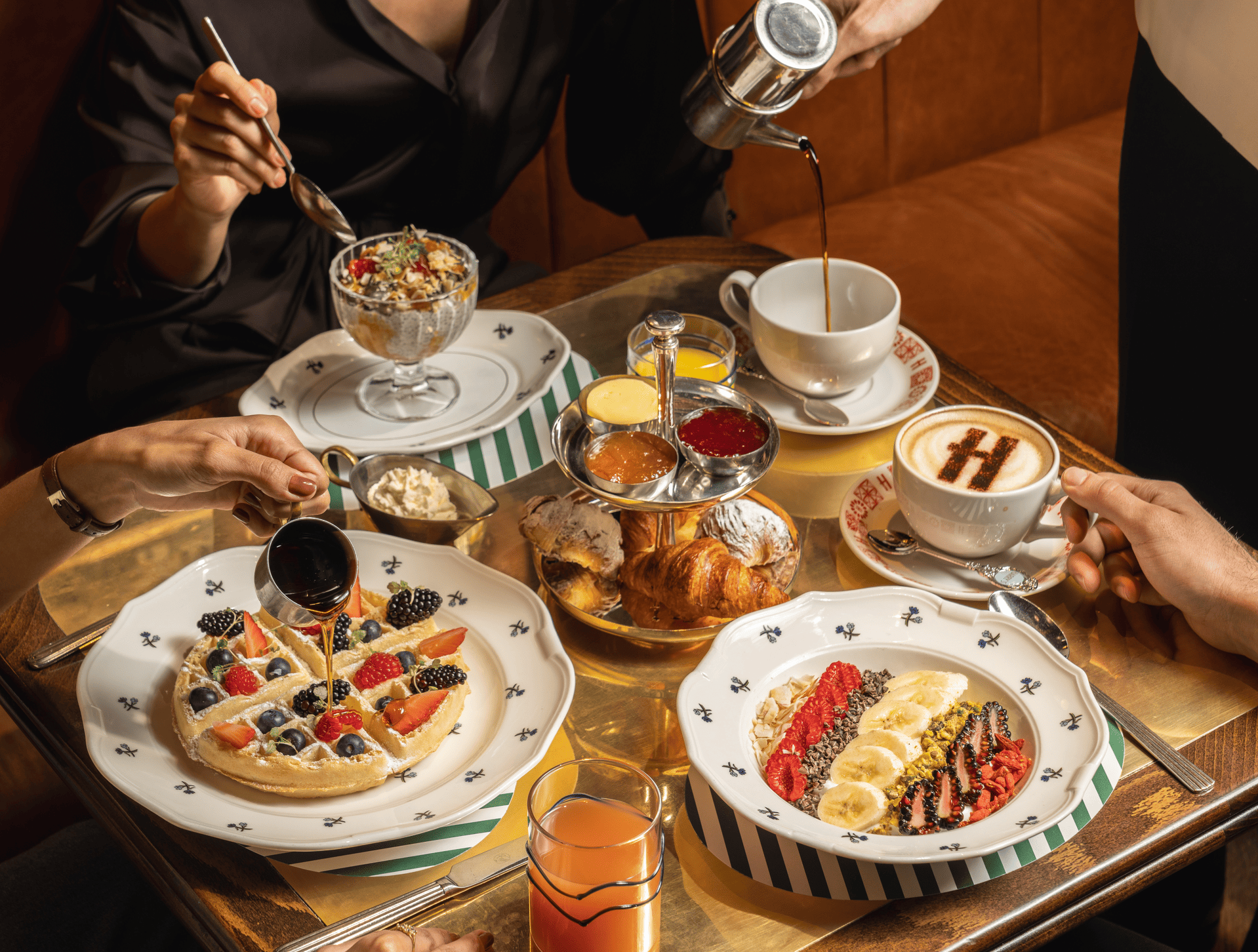 breakfast menu at harrys